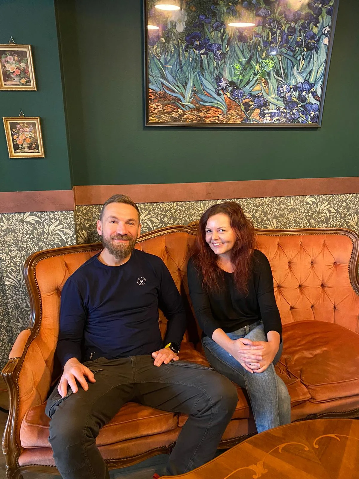 Przemek Kossakowski w restauracji Ponad Czasem