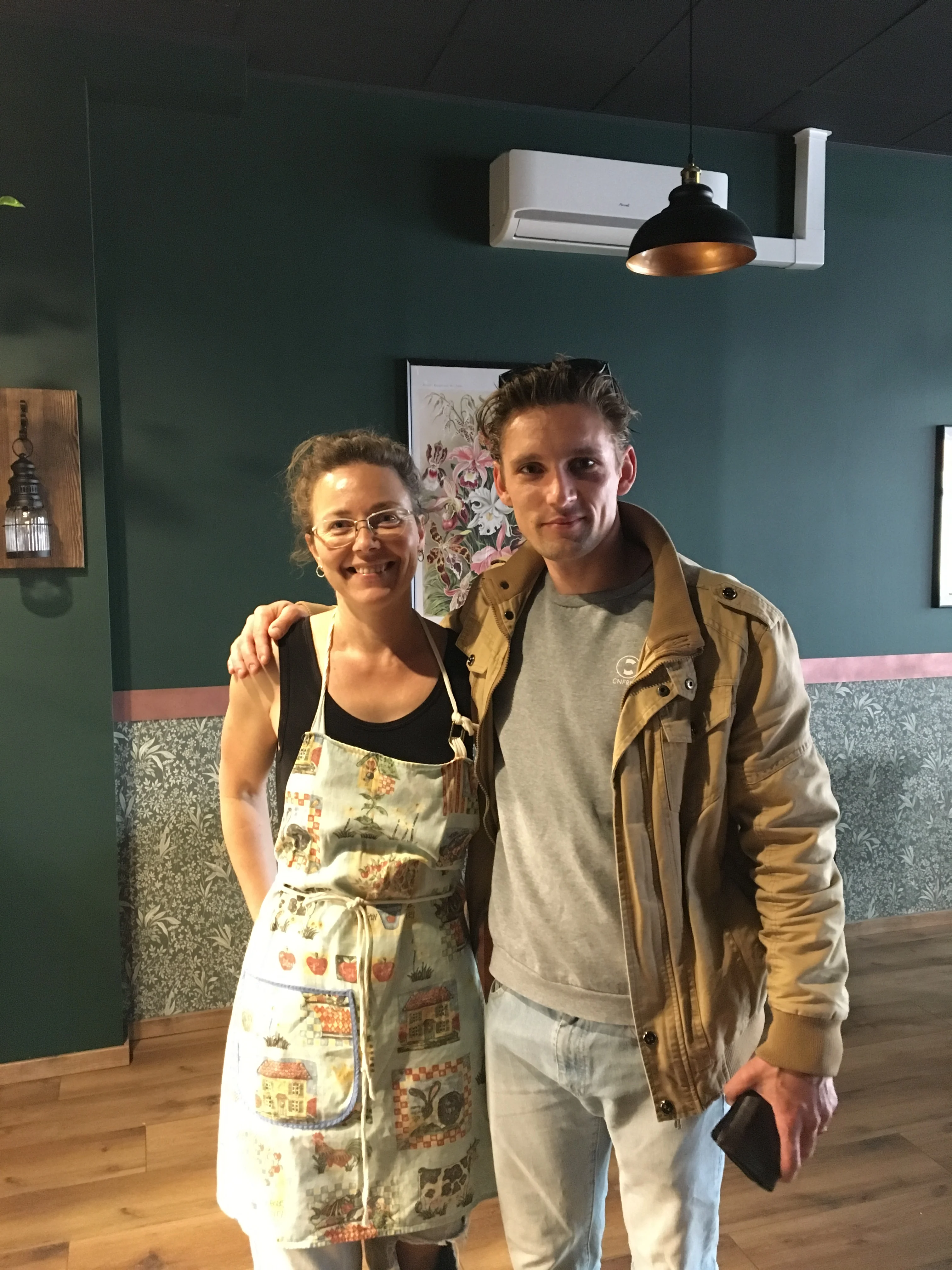 Filip Gurłacz w restauracji Ponad Czasem